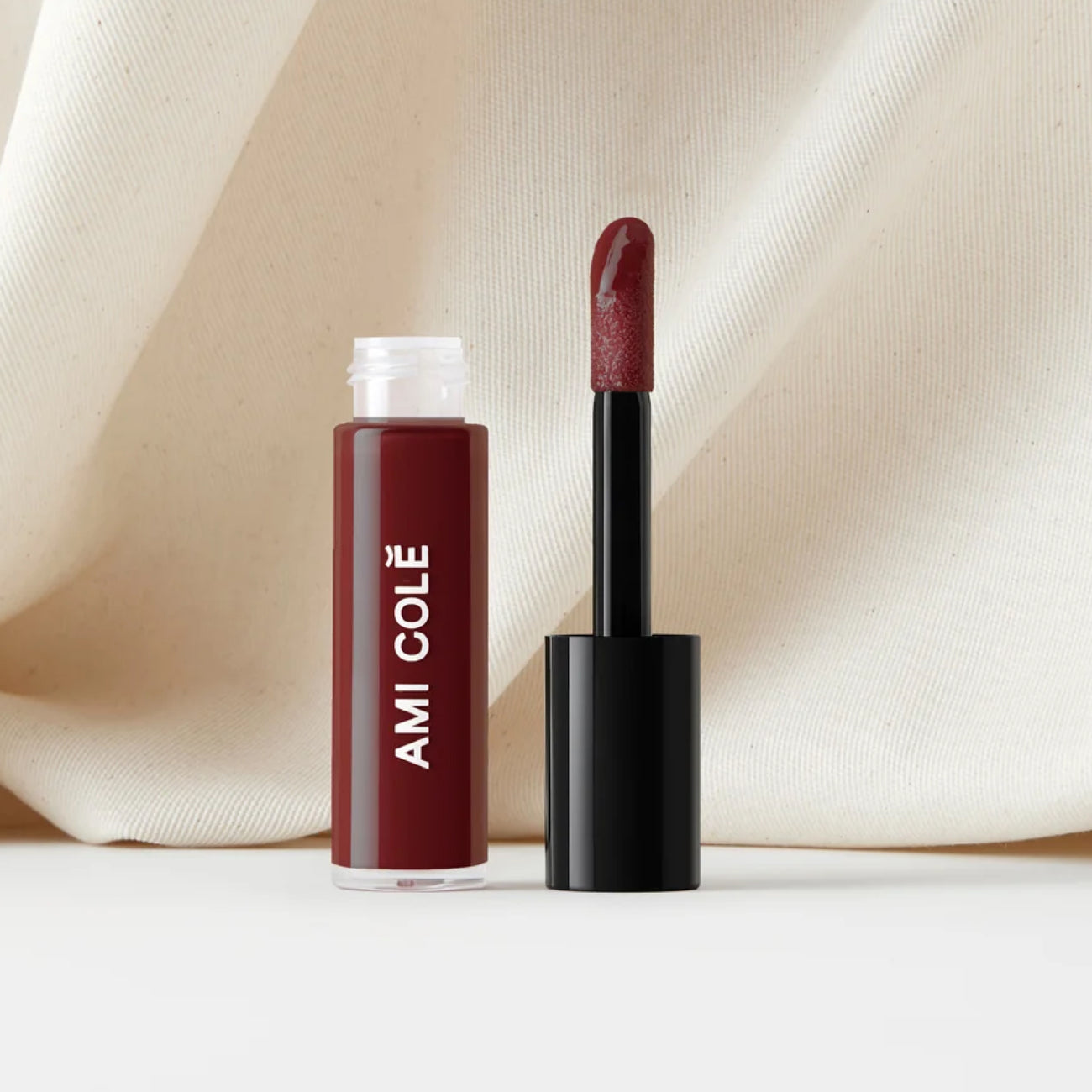 Lip Treatment Oil (Romance/Reflection/Smitten)